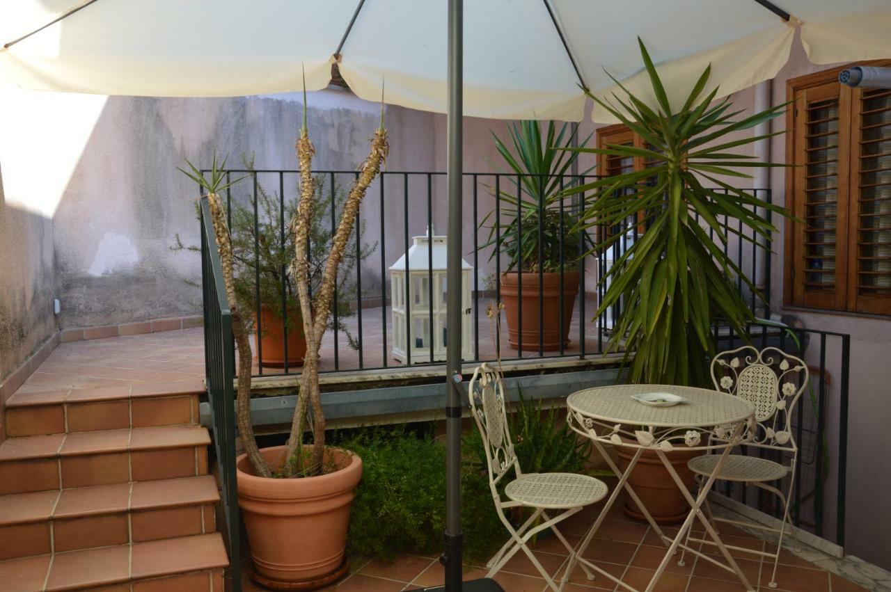 B&B Vicolo Del Chiostro Aci SantʼAntonio Exteriér fotografie
